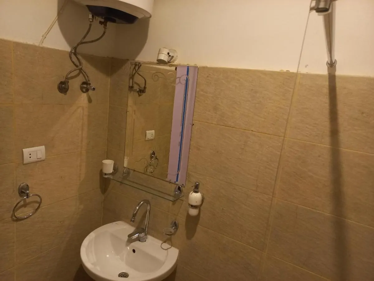 Opera Home Luxor 0*,
